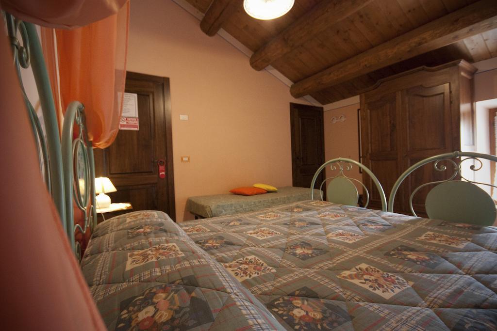 Agriturismo Vecchio Gelso Ortezzano Phòng bức ảnh